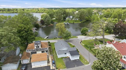 $230,000 | 33847 North Prospect Drive, Grayslake, IL 60030