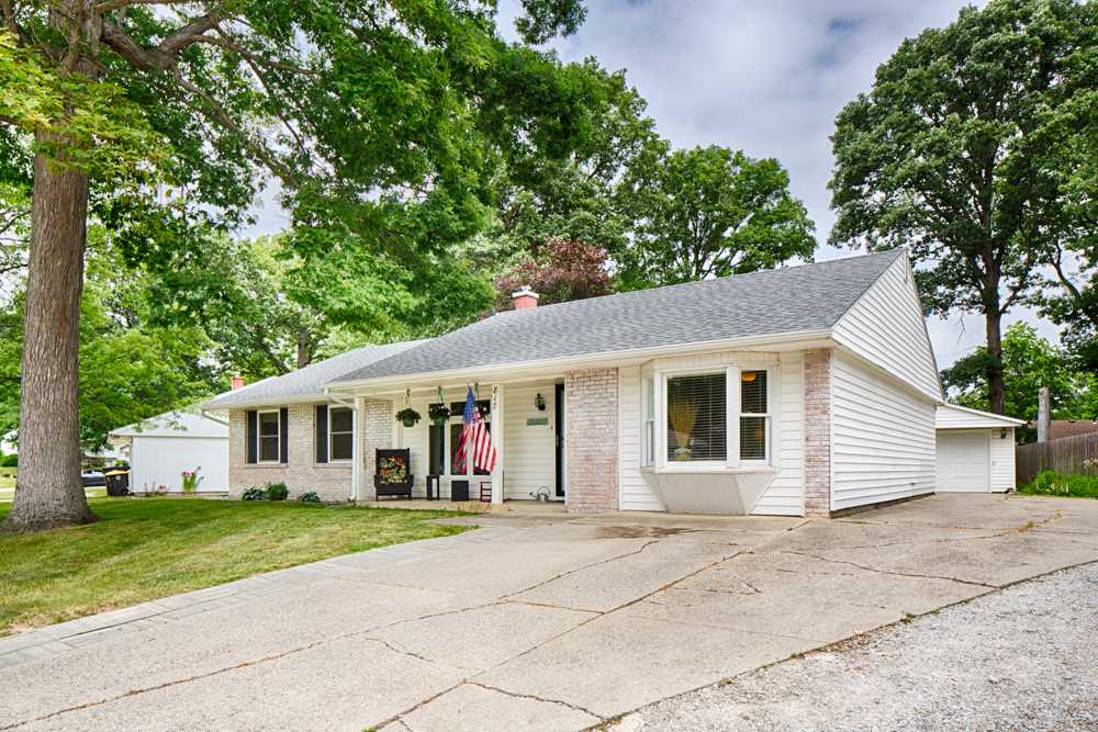 817 Applewood Road Fort Wayne, IN 46825 - Photo 3 of 36 Gallery Image 3