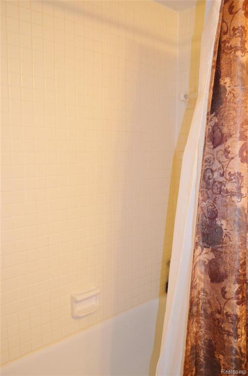 29602 Middlebelt Road, Unit 2801 Farmington Hills, MI 48334 - Photo 27 of 42