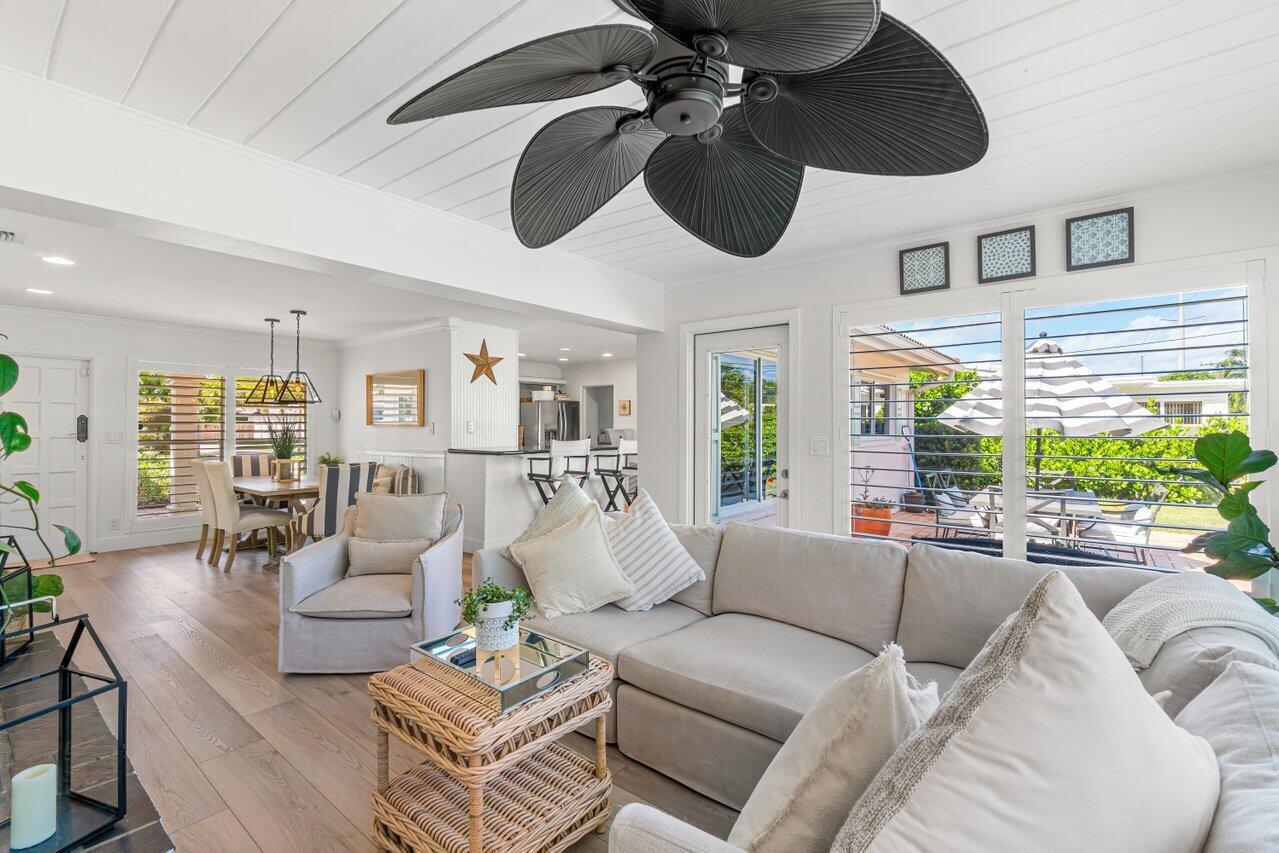 1032 Southwest 9th Avenue Boca Raton, FL 33486 - Photo 5 of 21 010-1032Southwest9thAvenue-BocaRaton-FL-