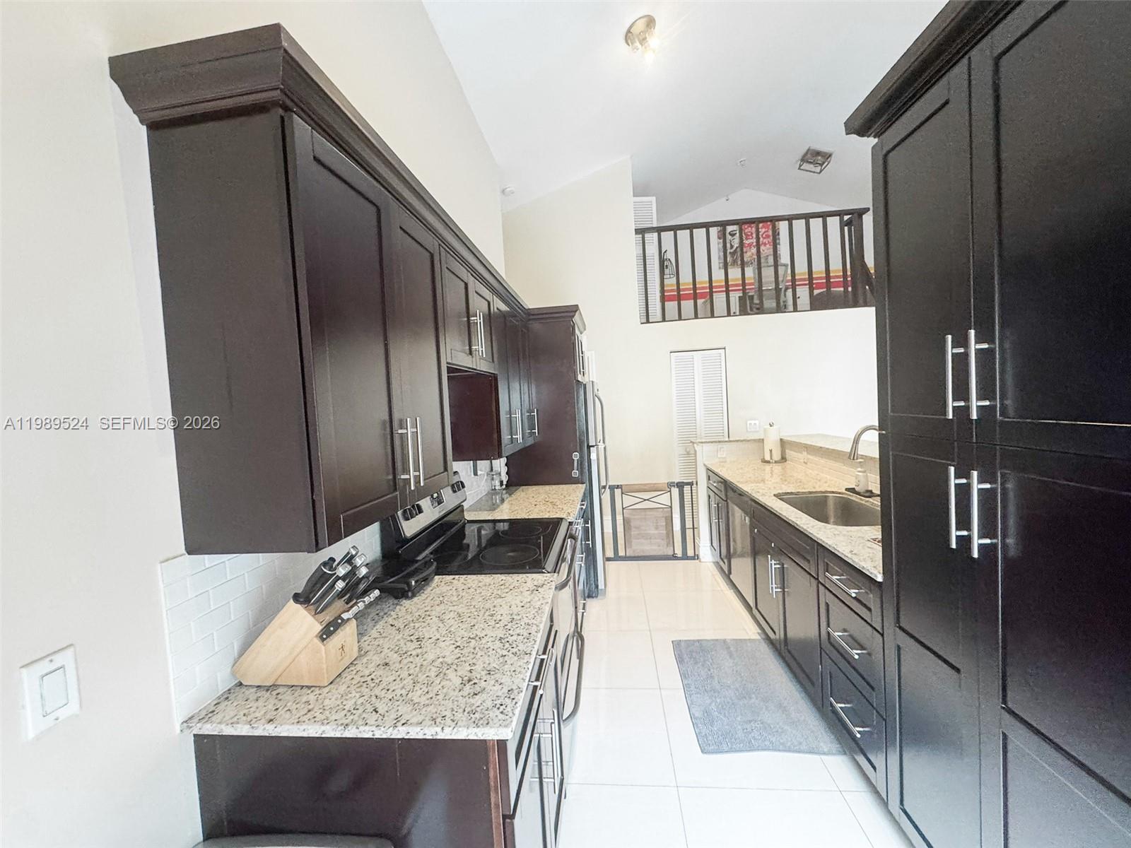 9635 Southwest 74th Street Miami, FL 33173 - Photo 15 of 44