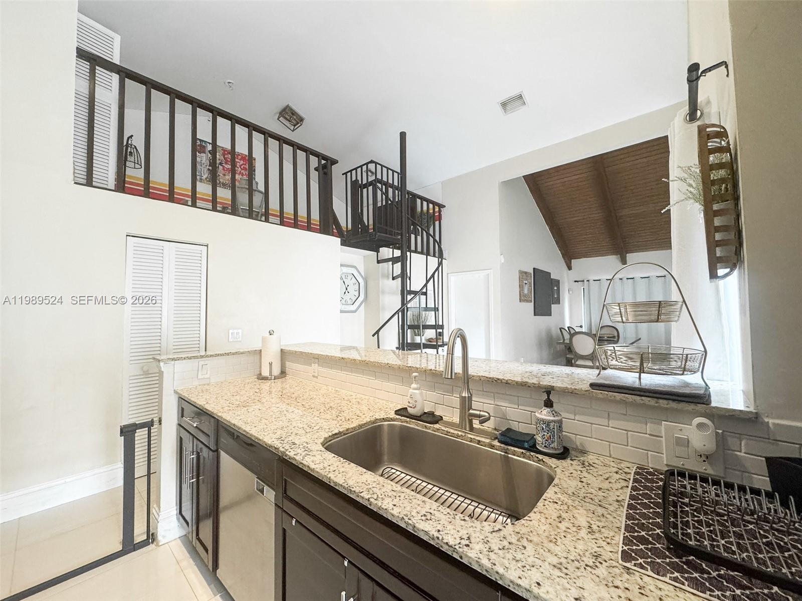 9635 Southwest 74th Street Miami, FL 33173 - Photo 16 of 44