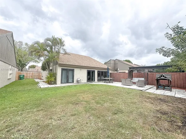 $3,850 | 9635 Southwest 74th Street, Miami, FL 33173