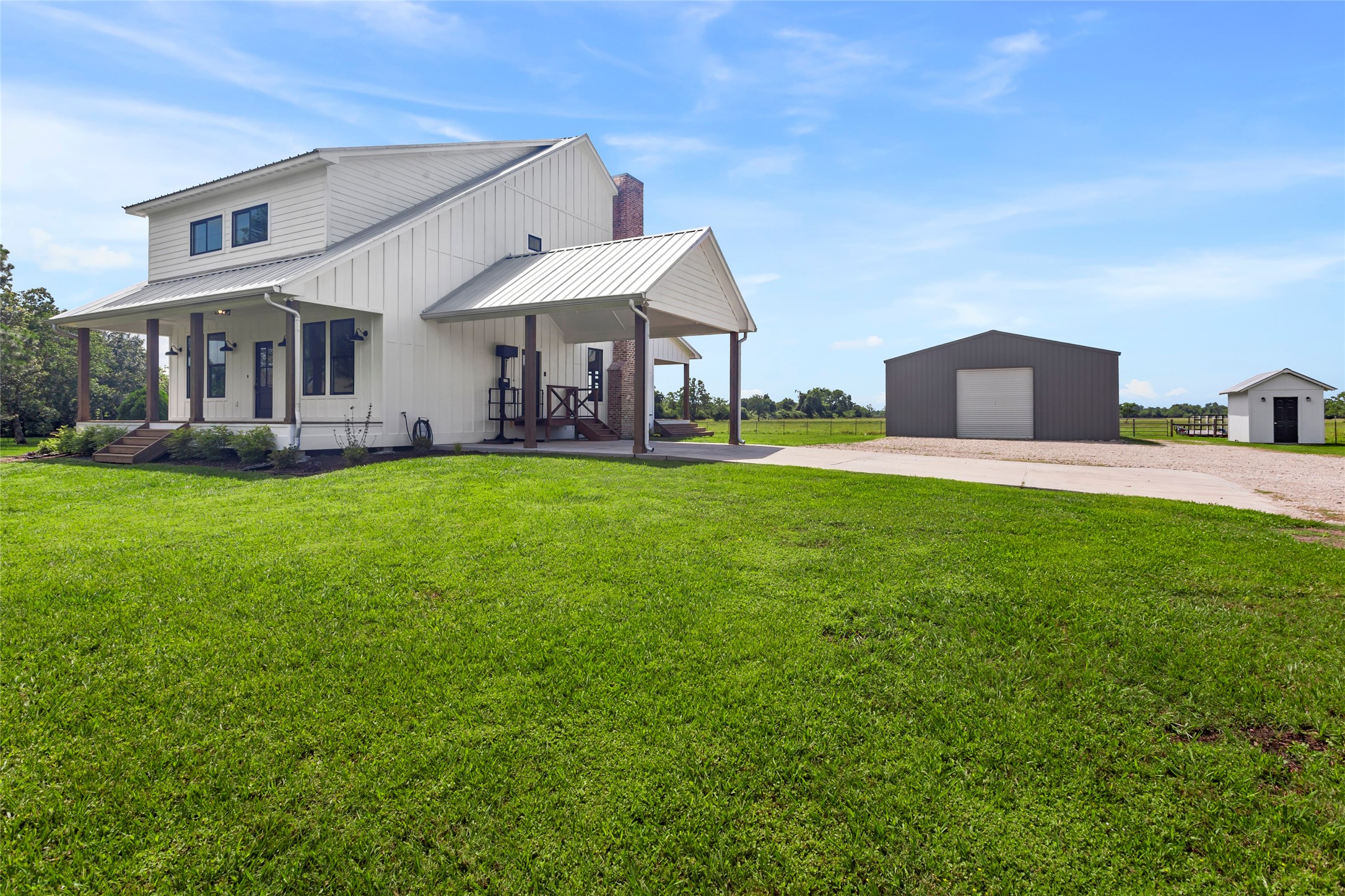 4473 County Road 172 Alvin, TX 77511 - Photo 3 of 36 Long driveway leading you to your covered carport