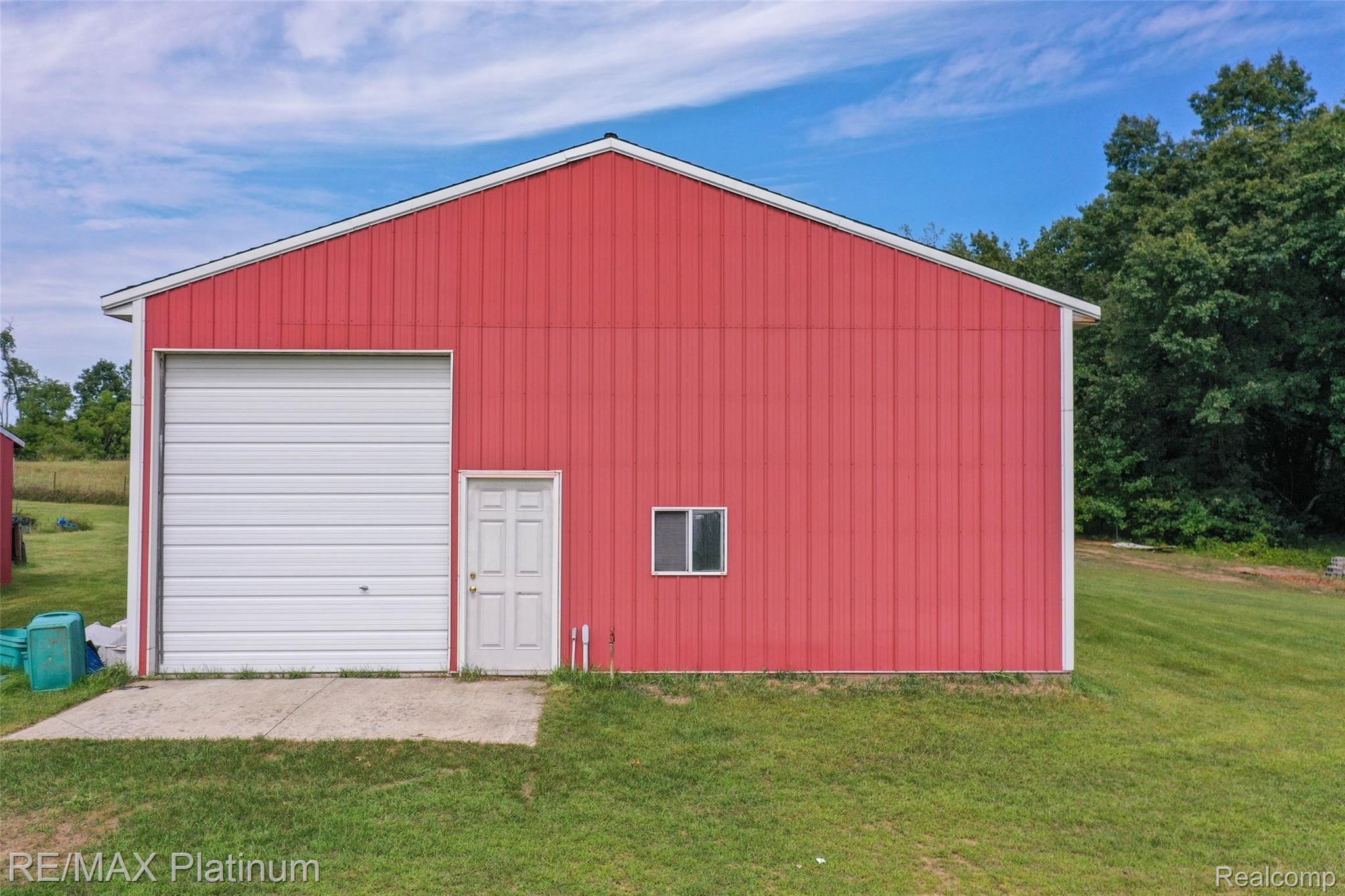 7498 Silver Lake Road Linden, MI 48451 - Photo 47 of 59 7498-Silver-Lake-Rd-68 Outside.jpg