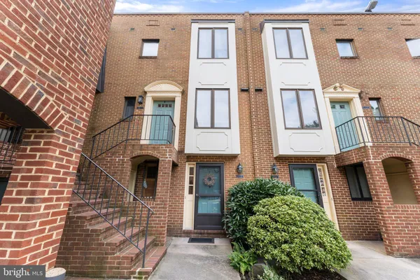 $675,000 | 1414 12th Street North, Unit 1414B, Arlington, VA 22209