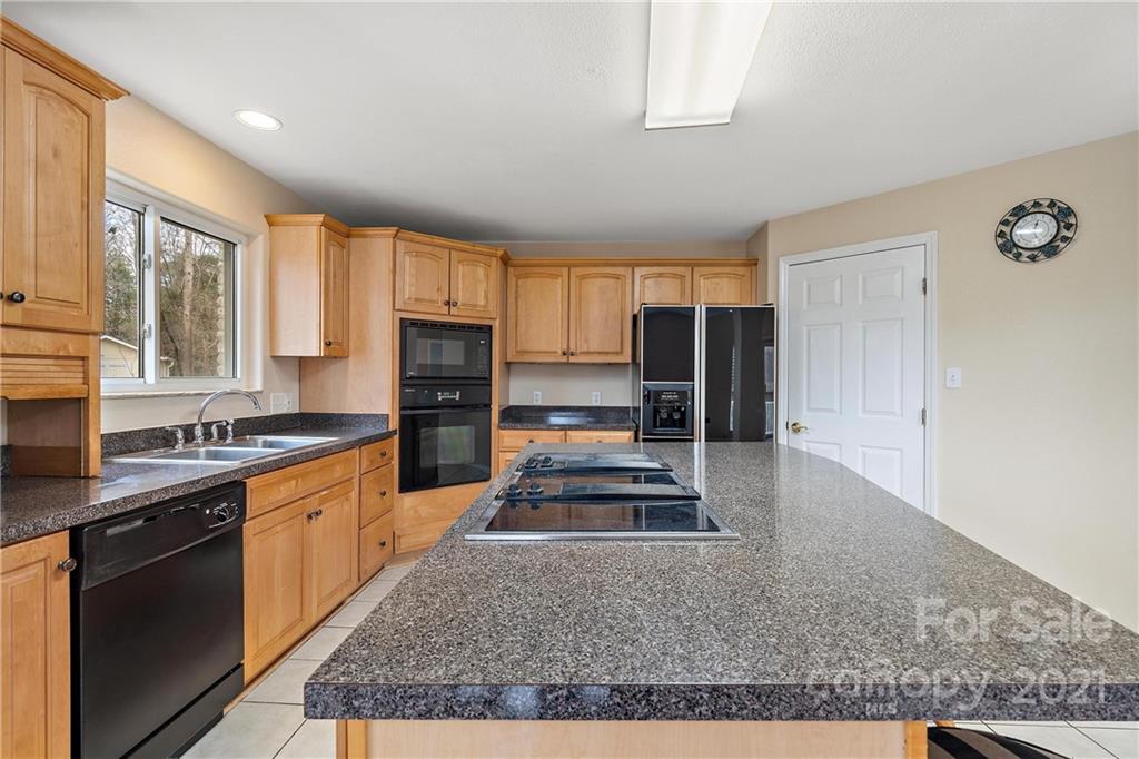 4513 Lazy H Road Fort Lawn, SC 29714 - Photo 10 of 48 Gallery Image 10