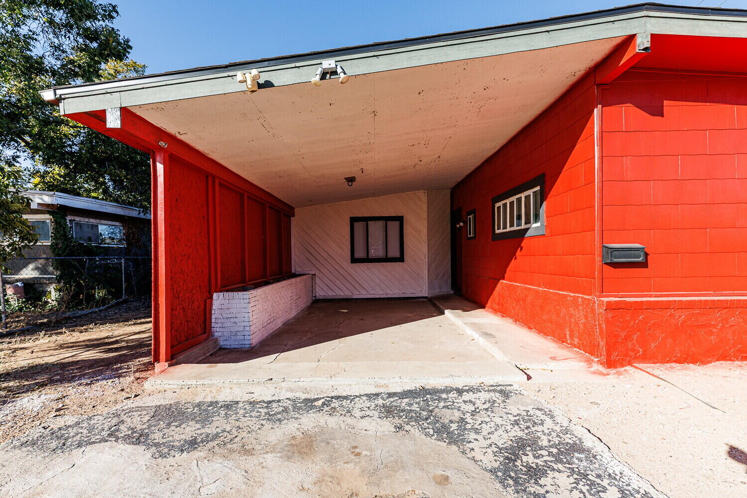 4402 44th Street Lubbock, TX 79414 - Photo 2 of 34