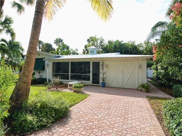 1048 Southeast Riverside Drive Stuart, FL 34996 - Photo 3 of 25
