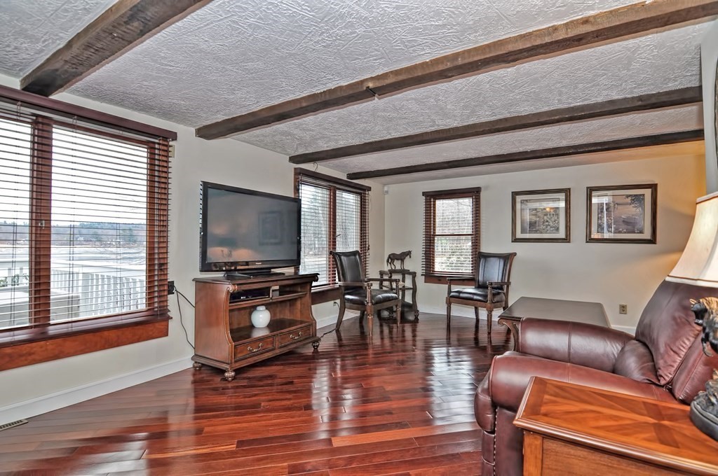 9 Oakhurst Road Hopkinton, MA 01748 - Photo 8 of 12 Gallery Image 8