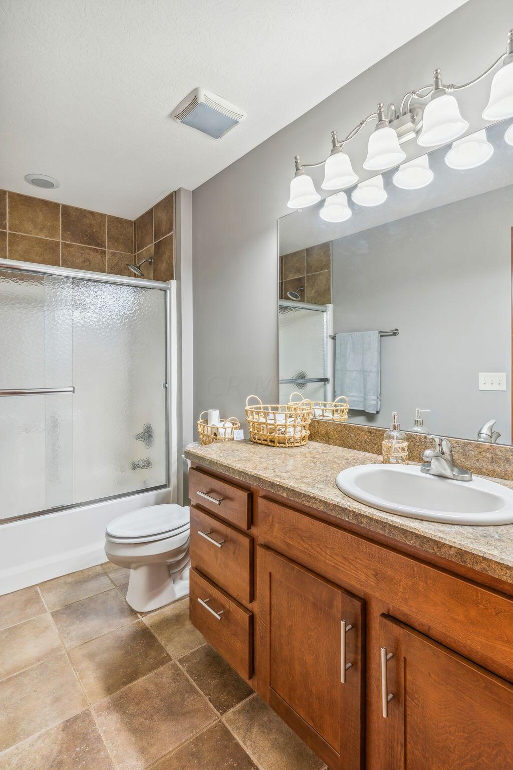 16159 Robinson Road Plain City, OH 43064 - Photo 72 of 87 guest bath up