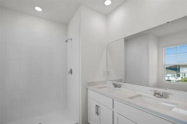 $330,990 | 1604 Hummingbird Lane, Winter Haven, FL 33884