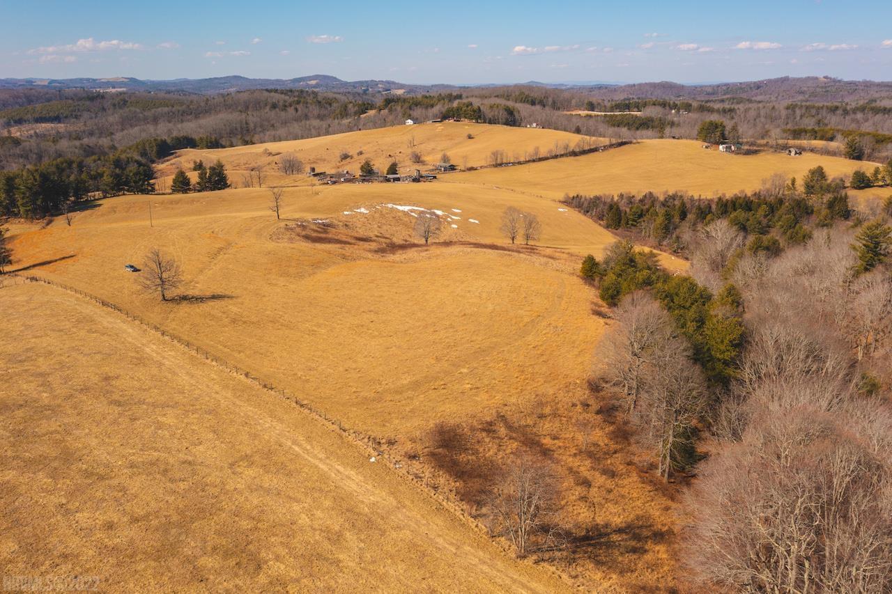 432 Bluebird Road Northeast Floyd, VA 24091 - Photo 4 of 13 Gallery Image 4