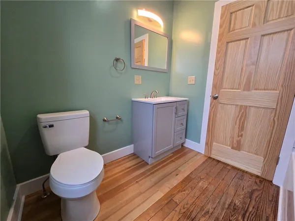 $1,000 | 27 East Main Street, Unit 202, Waterloo, NY 13165