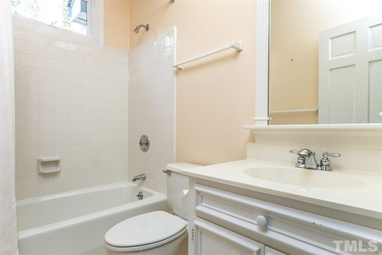 2508 Winterbury Court Raleigh, NC 27607 - Photo 14 of 30 Gallery Image 14