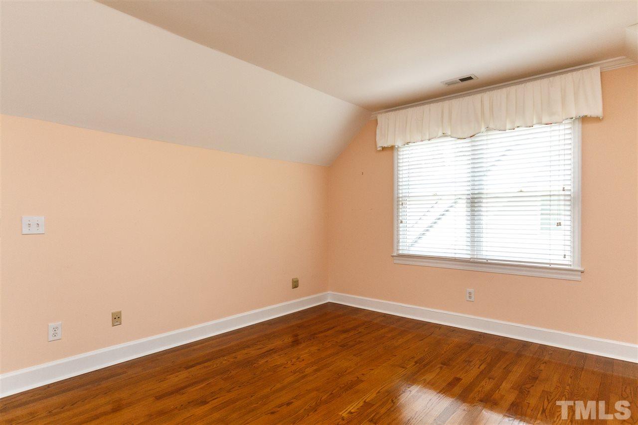 2508 Winterbury Court Raleigh, NC 27607 - Photo 15 of 30 Gallery Image 15