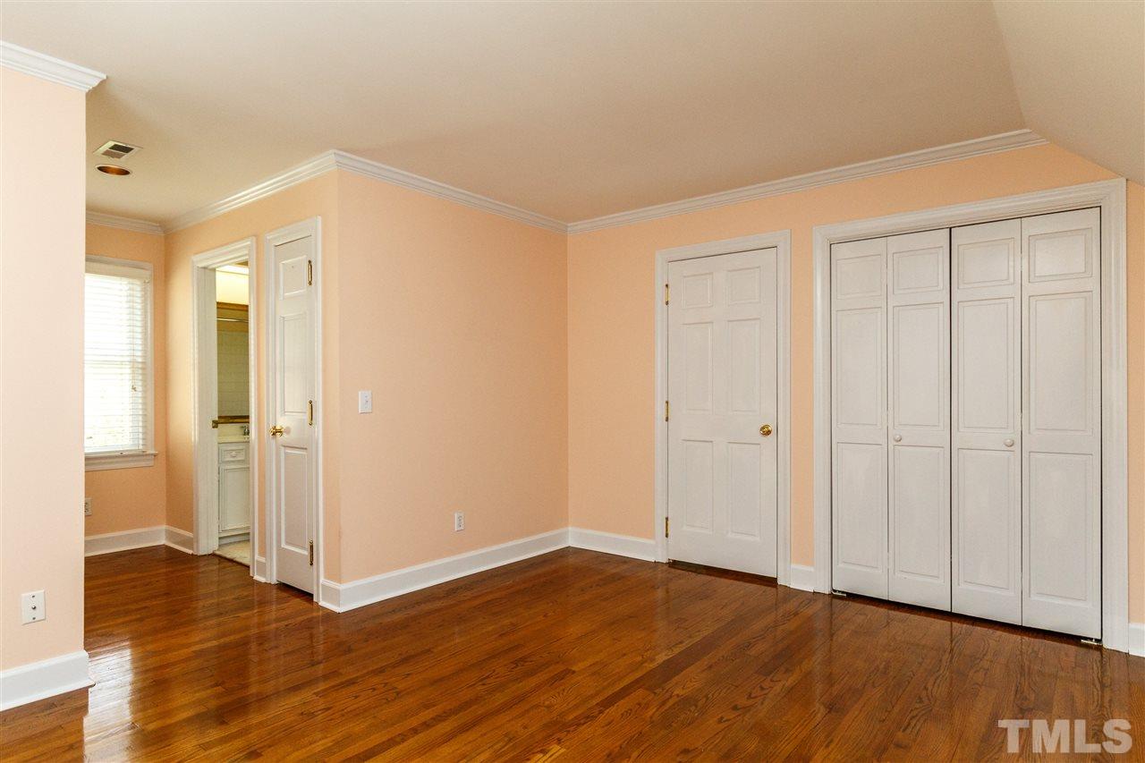 2508 Winterbury Court Raleigh, NC 27607 - Photo 16 of 30 Gallery Image 16