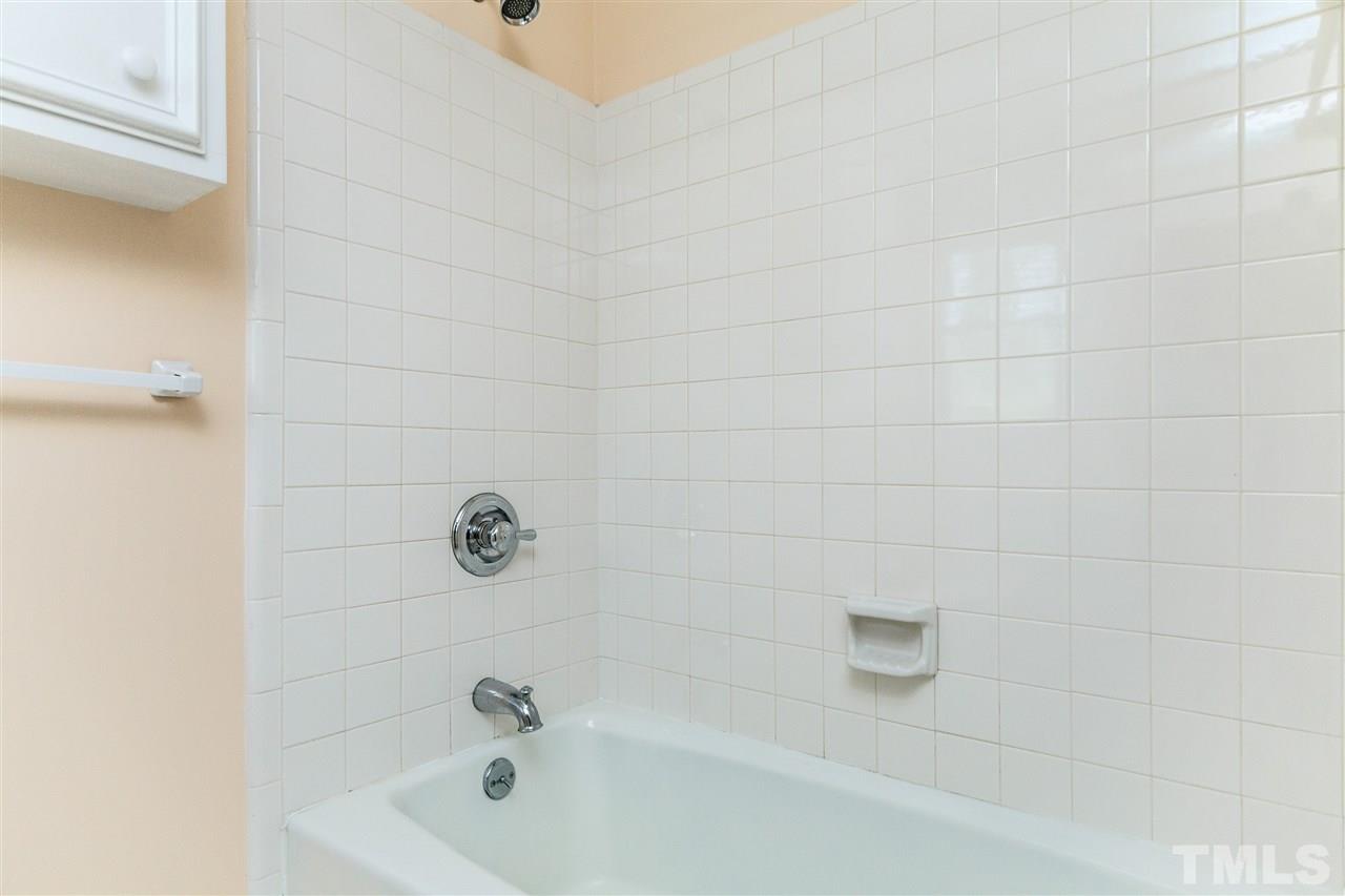 2508 Winterbury Court Raleigh, NC 27607 - Photo 18 of 30 Gallery Image 18