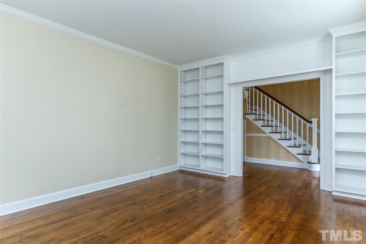 2508 Winterbury Court Raleigh, NC 27607 - Photo 4 of 30 Gallery Image 4