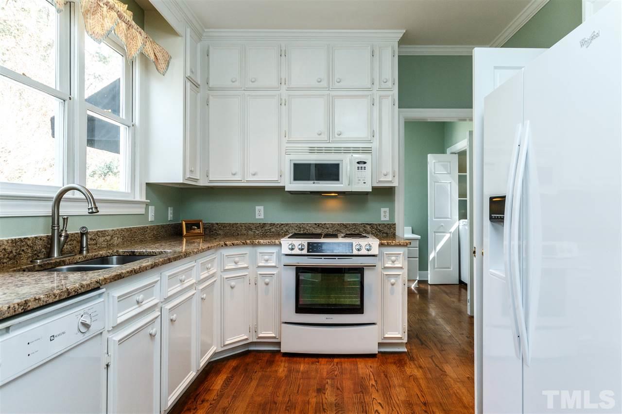 2508 Winterbury Court Raleigh, NC 27607 - Photo 9 of 30 Gallery Image 9