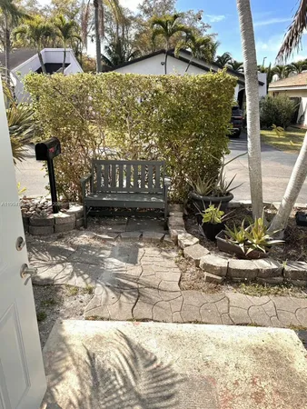 $1,200 | 11517 Southwest 34th Lane, Miami, FL 33165