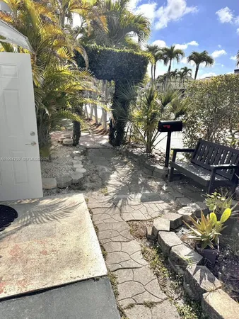 $1,200 | 11517 Southwest 34th Lane, Miami, FL 33165