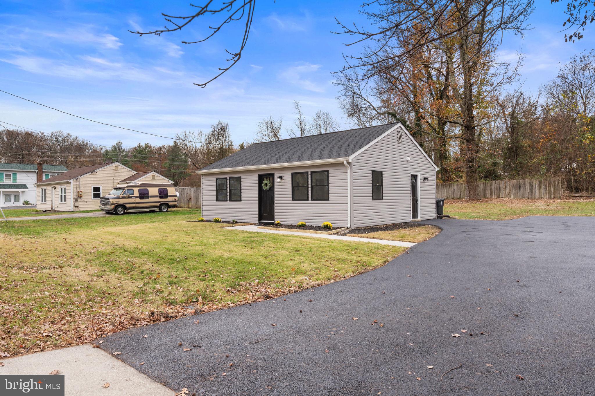 9705 Temple Hill Road Clinton, MD 20735 - Photo 4 of 33 Gallery Image 4