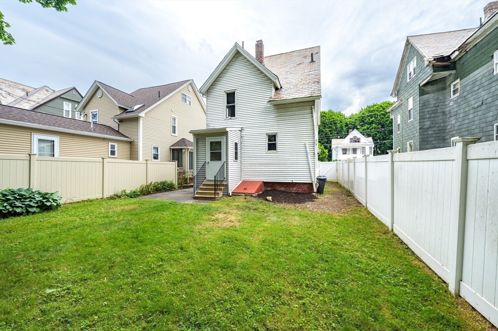 15 Myrtle Avenue Holyoke, MA 01040 - Photo 37 of 42