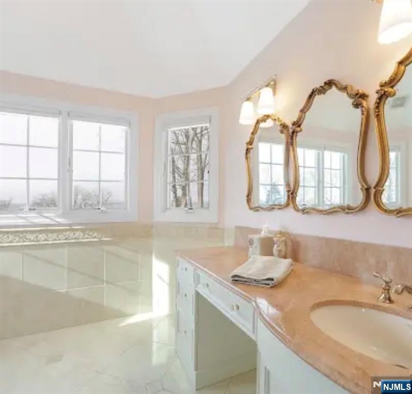 133 Rutherford Road Mahwah, NJ 07430 - Photo 17 of 27