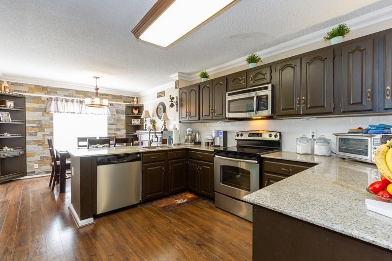 10611 Bexley Boulevard Boca Raton, FL 33428 - Photo 6 of 25 05_10611BexleyBlvd_177_Kitchen_FlexMLS80