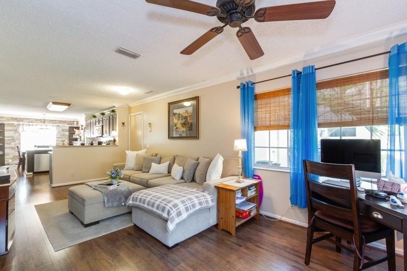 10611 Bexley Boulevard Boca Raton, FL 33428 - Photo 10 of 25 09_10611BexleyBlvd_3002_FamilyRoom_FlexM