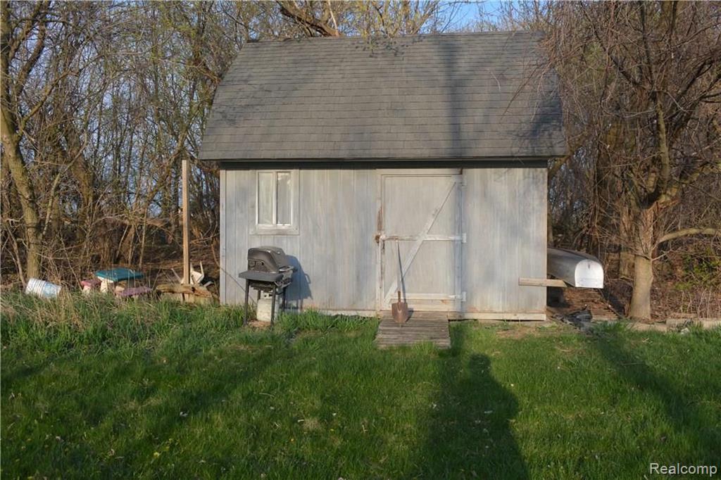 V/l Owen Road Fenton, MI 48430 - Photo 10 of 11