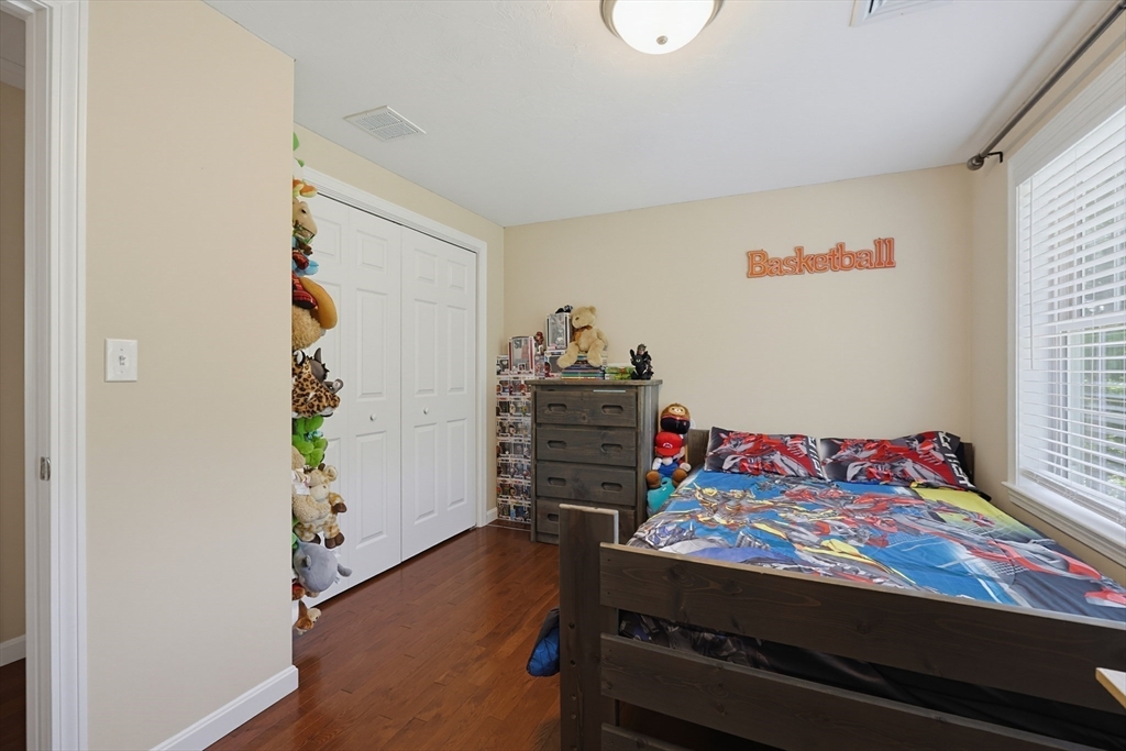 5 County Street Berkley, MA 02779 - Photo 27 of 40