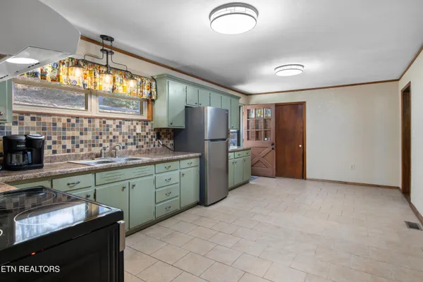 $229,900 | 691 Barclay Lane, Jellico, TN 37762