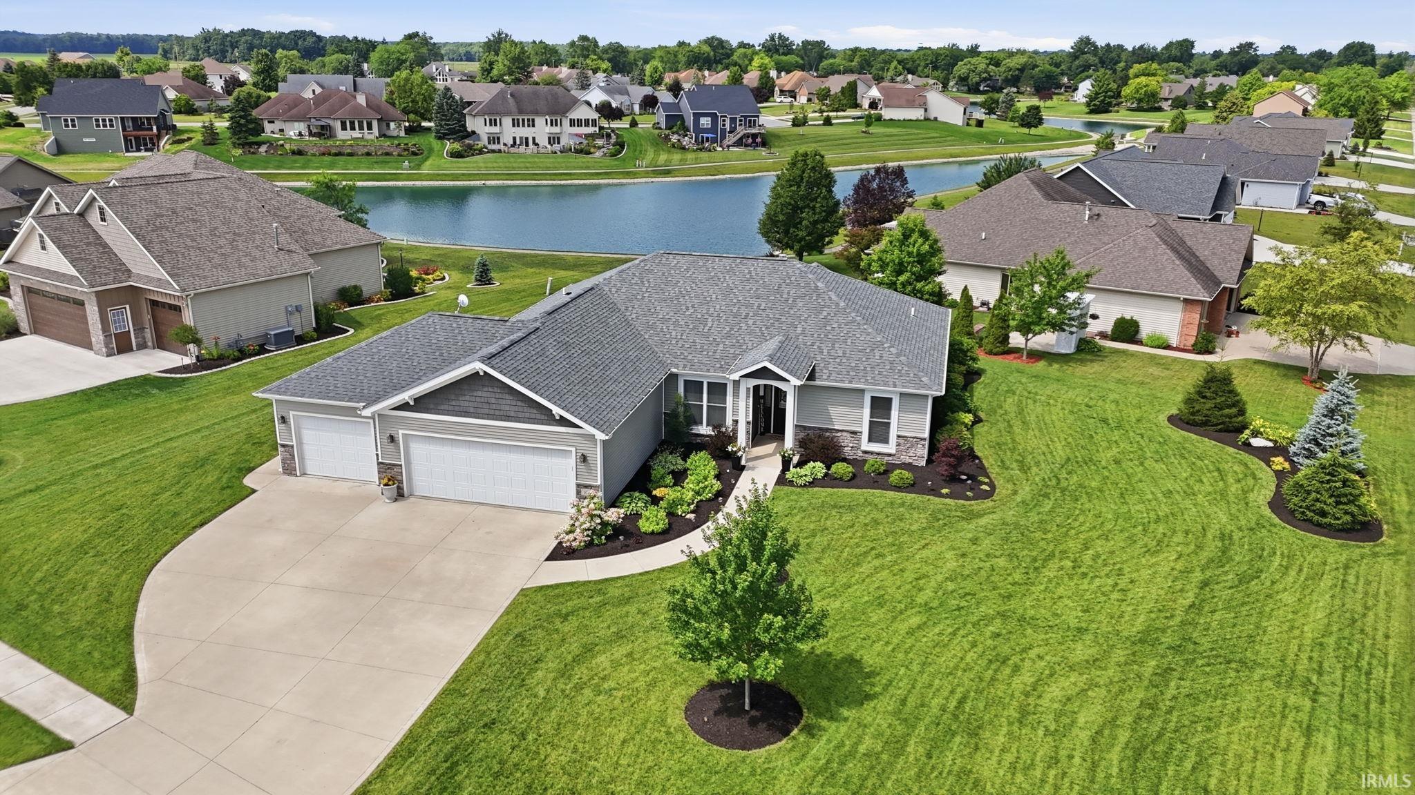 106 East Lake Court Decatur, IN 46733 - Photo 2 of 40