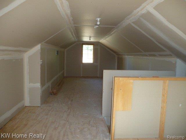 2107 Windemere Road Birmingham, MI 48009 - Photo 22 of 24 P1010809