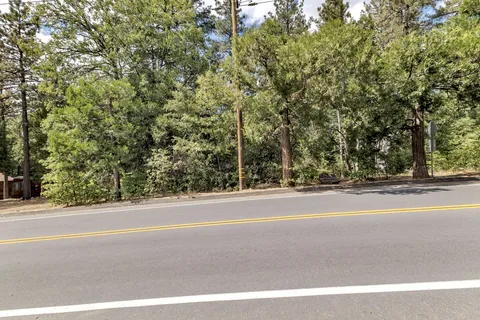 a view of a tennis court