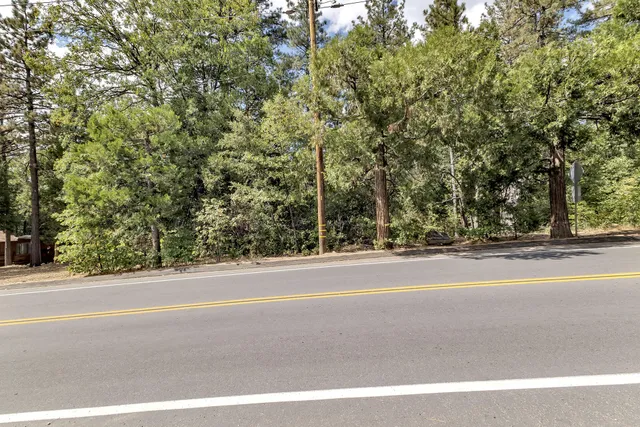 a view of a tennis court