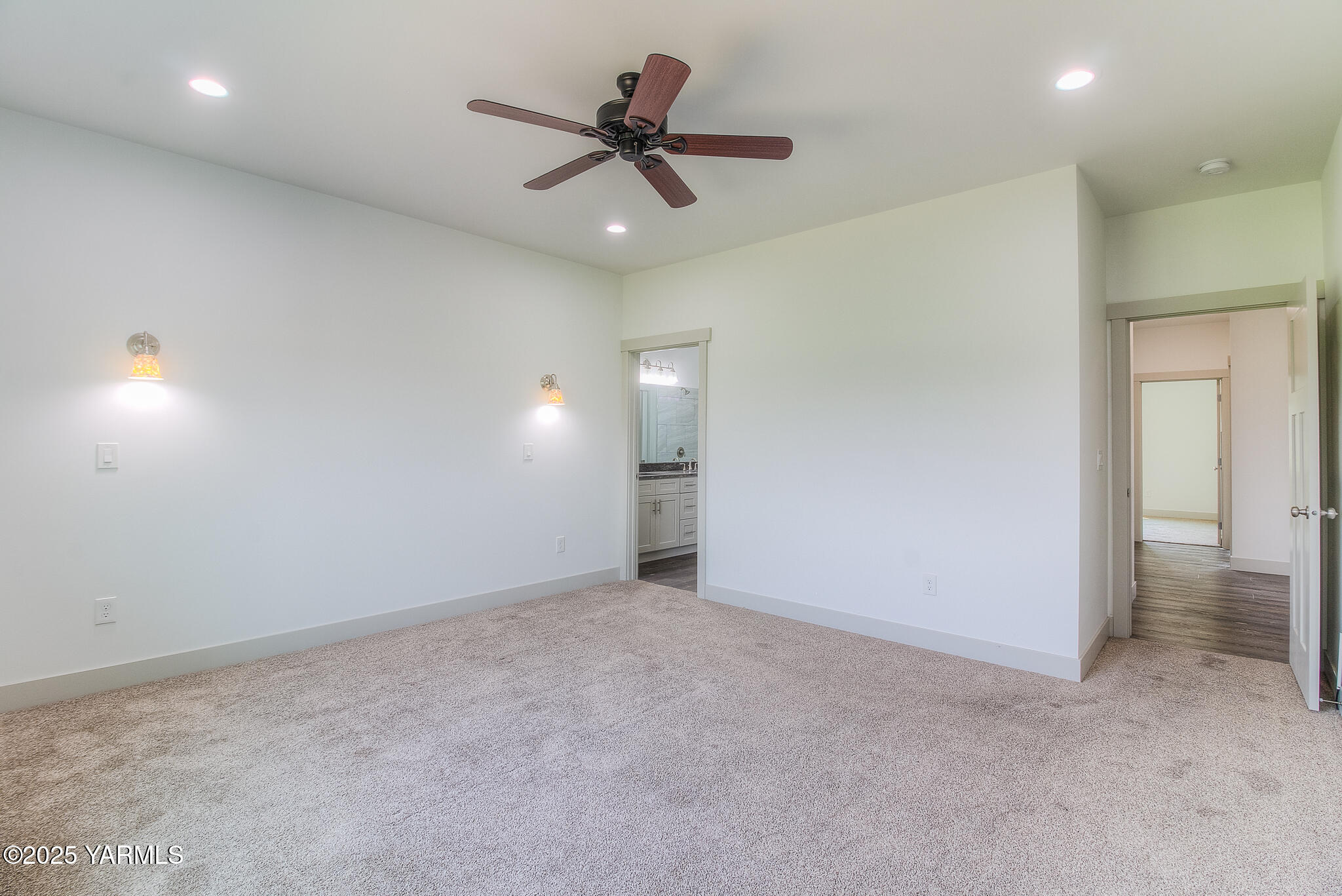 15020 Douglas Road Yakima, WA 98908 - Photo 15 of 38 15 Primary Bedroom
