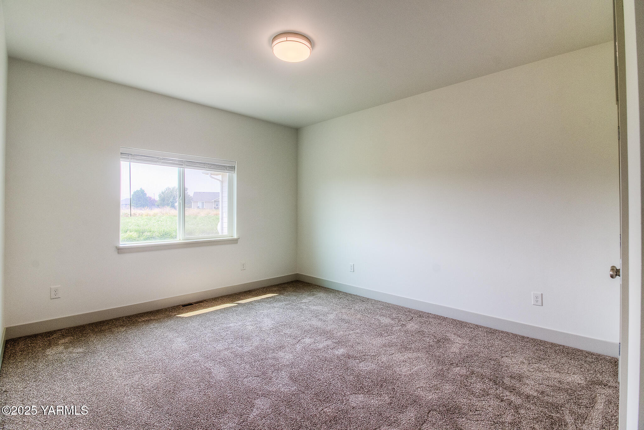 15020 Douglas Road Yakima, WA 98908 - Photo 21 of 38 21 Bedroom 2