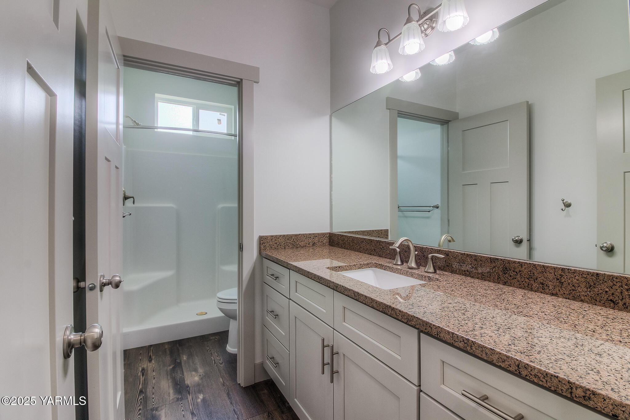 15020 Douglas Road Yakima, WA 98908 - Photo 25 of 38 25 Bathroom