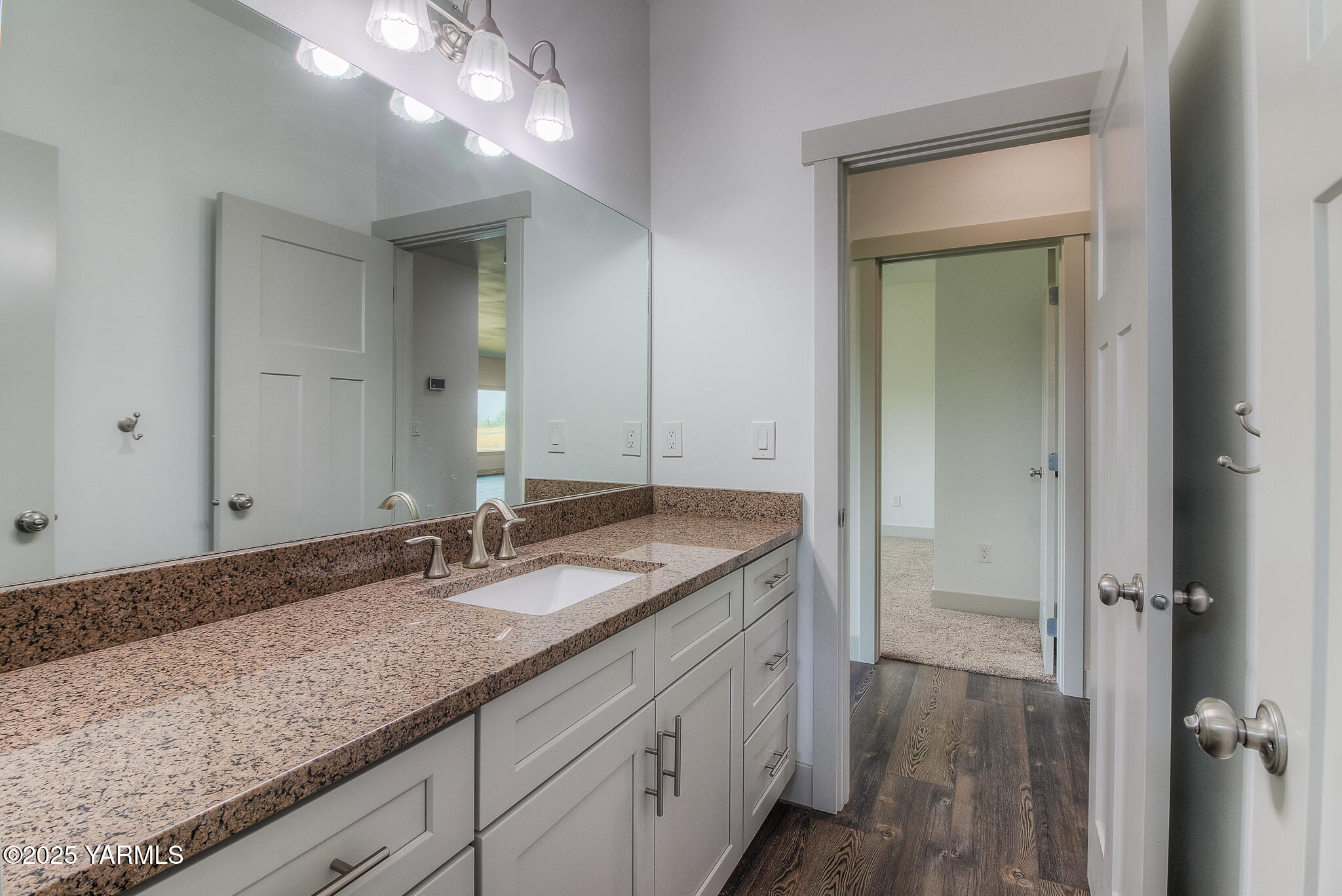 15020 Douglas Road Yakima, WA 98908 - Photo 27 of 38 27 Bathroom