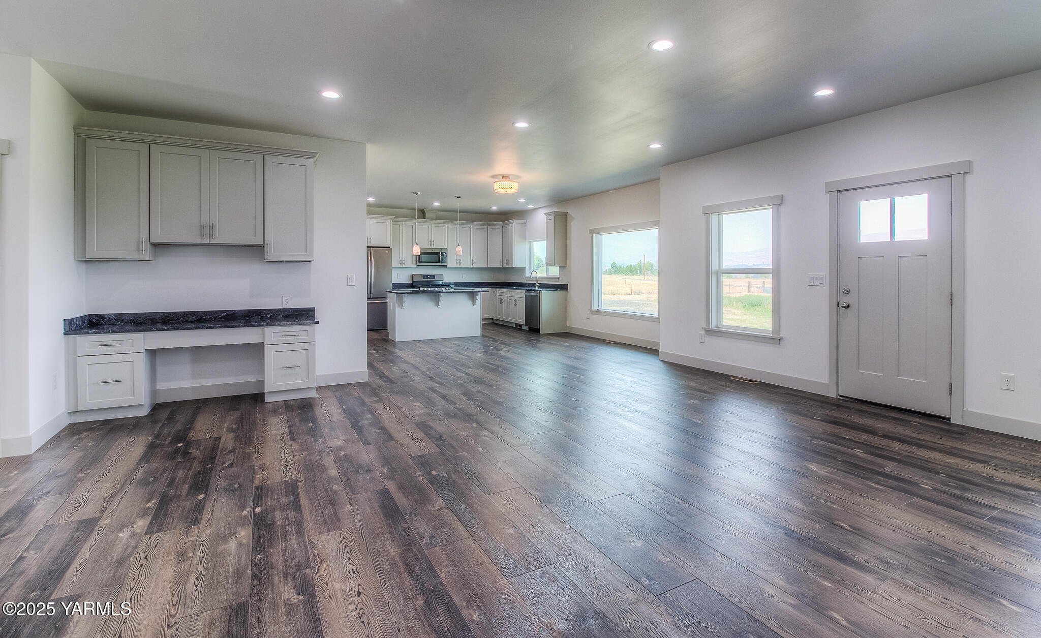 15020 Douglas Road Yakima, WA 98908 - Photo 6 of 38 6 Great Room