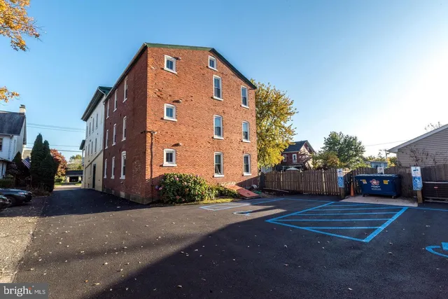 $1,850 | 19 East Broad Street East, Unit A1, Quakertown, PA 18951