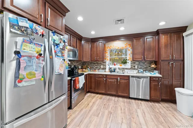 $899,000 | 54-58 De Liso Lane, Mahopac, NY 10541