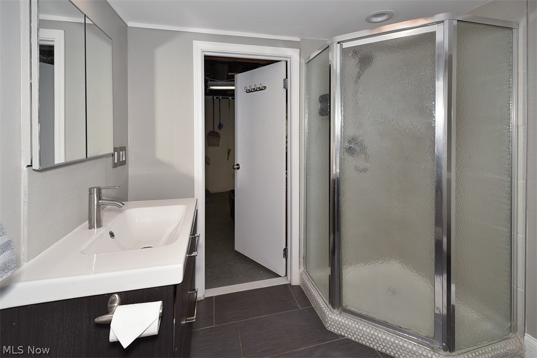 2378 Queenston Road Cleveland, OH 44118 - Photo 26 of 35 Gallery Image 26