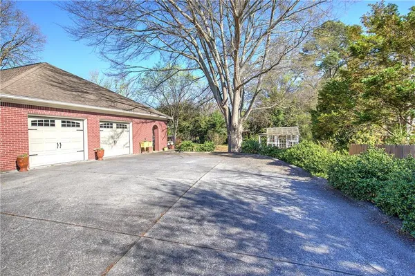 $535,000 | 224 Hillcrest Drive, Calhoun, GA 30701