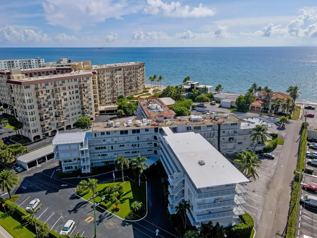 a picture of city view