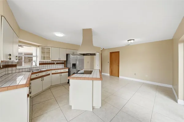 $4,000 | 631 Southwest 88th Court, Miami, FL 33174