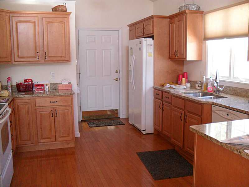 4 Asylum Road, Unit E North Providence, RI 02904 - Photo 3 of 17 Kitchen.
